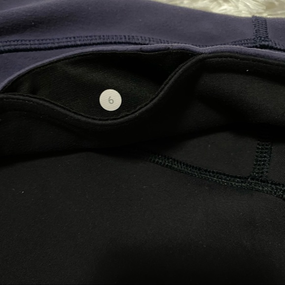 Low rise Lululemon leggings💜 - Picture 3 of 6